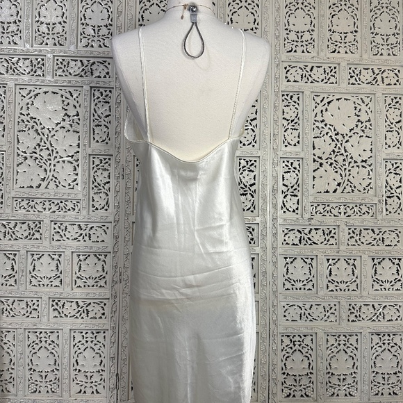 Vintage Intimo Amore Cream Ivory Beaded V Neck Slip Nightgown Sz Medium - Picture 5 of 7